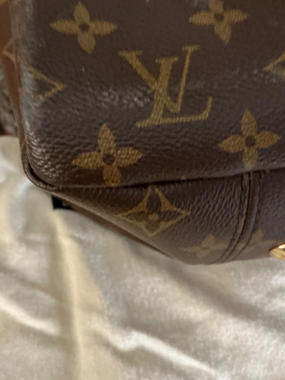 Rare Louis Vuitton Artsy M/M Python strap exotic